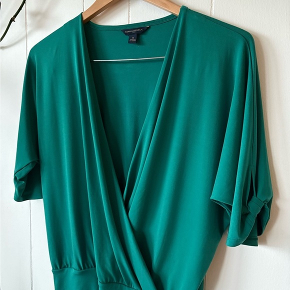 Banana Republic Green Faux Wrap Blouse Short Sleeve XS - Picture 2 of 6